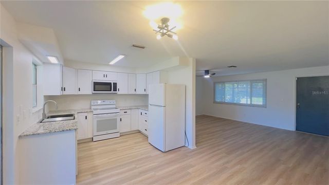8675 LANTANA DRIVE, Seminole, FL 33777