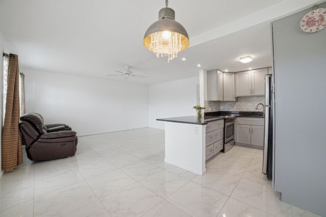 51 Markham C, Deerfield Beach, FL 33442