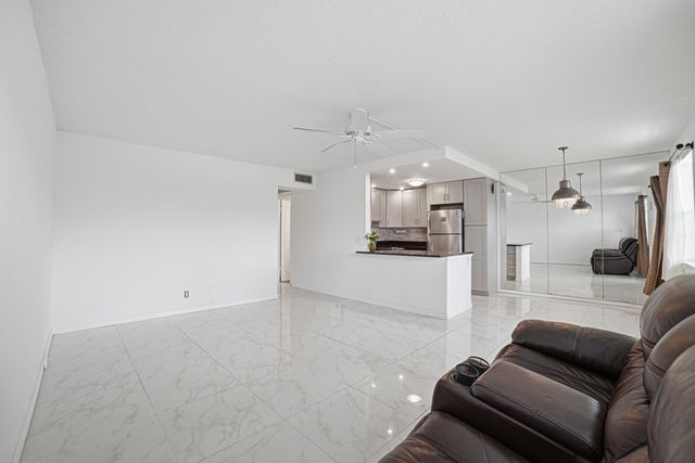 51 Markham C, Deerfield Beach, FL 33442