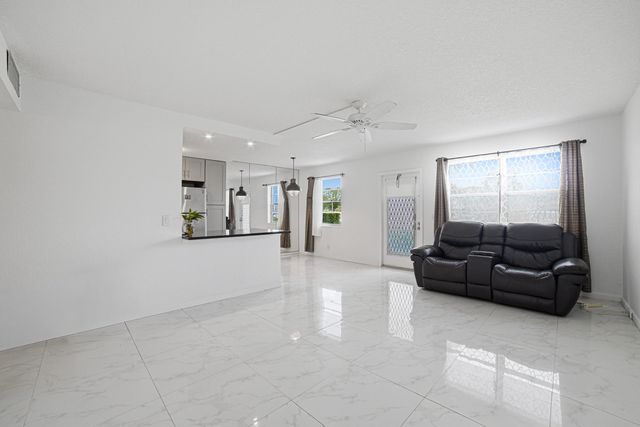 51 Markham C, Deerfield Beach, FL 33442