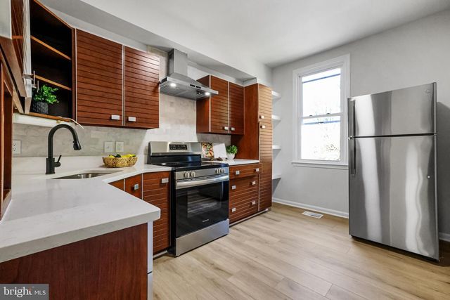 9933 DELLCASTLE RD, Gaithersburg, MD 20886