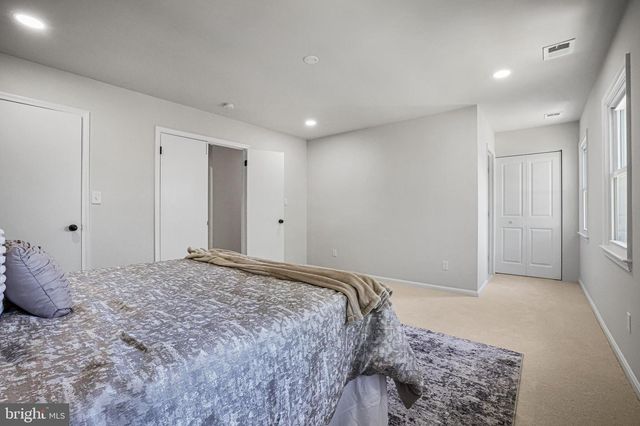 9933 DELLCASTLE RD, Gaithersburg, MD 20886