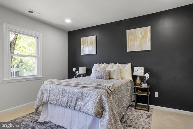 9933 DELLCASTLE RD, Gaithersburg, MD 20886