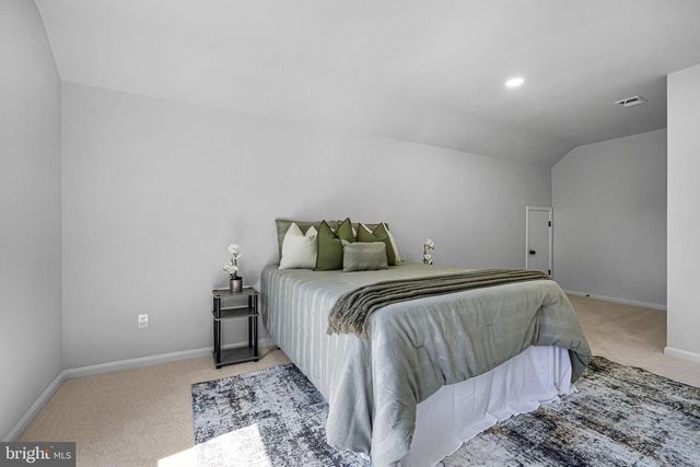 9933 DELLCASTLE RD, Gaithersburg, MD 20886