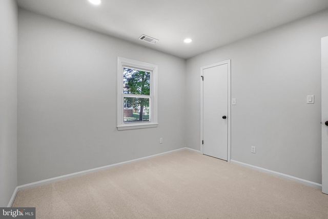 9933 DELLCASTLE RD, Gaithersburg, MD 20886