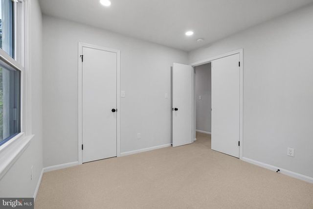 9933 DELLCASTLE RD, Gaithersburg, MD 20886