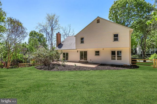 9933 DELLCASTLE RD, Gaithersburg, MD 20886