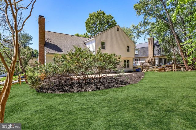 9933 DELLCASTLE RD, Gaithersburg, MD 20886