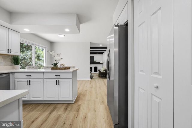 9933 DELLCASTLE RD, Gaithersburg, MD 20886