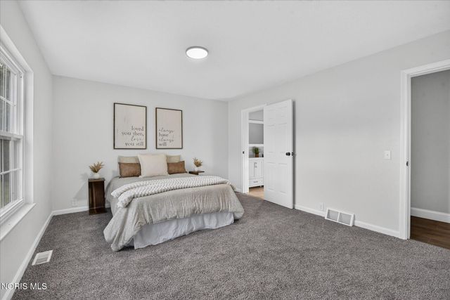 9485 Old State Line Road, Holland, OH 43528