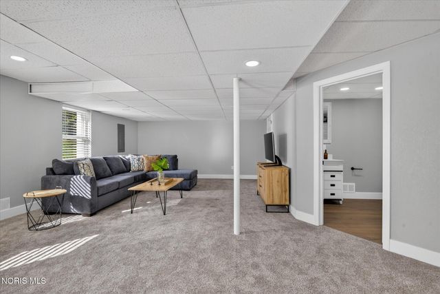 9485 Old State Line Road, Holland, OH 43528