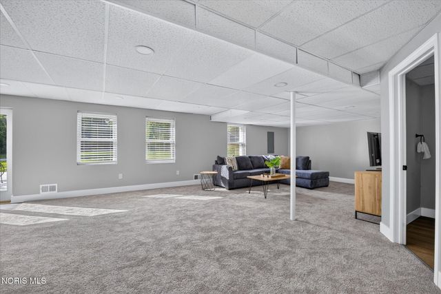 9485 Old State Line Road, Holland, OH 43528