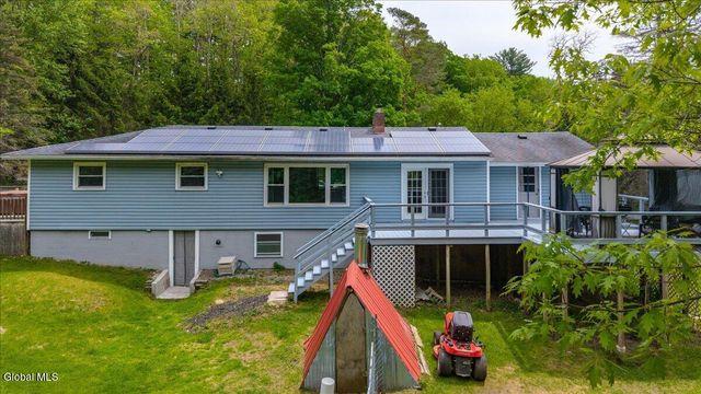 5671 Parkis Mills Road, Galway, NY 12074