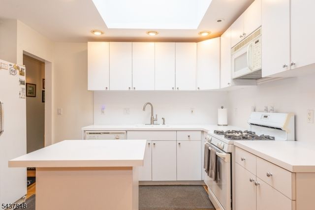 20 Manger Rd, West Orange Twp., NJ 07052