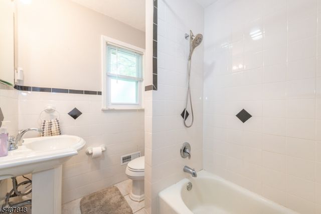 20 Manger Rd, West Orange Twp., NJ 07052