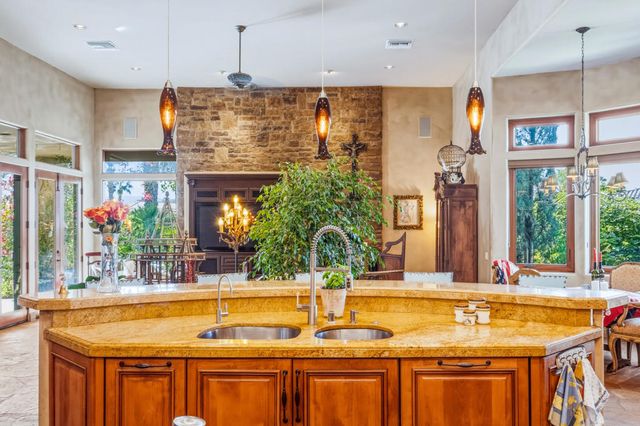 35 Overland Court, Palm Desert, CA 92260