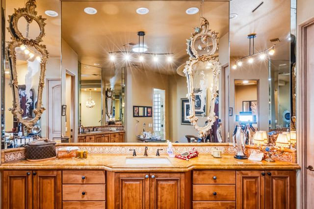 35 Overland Court, Palm Desert, CA 92260