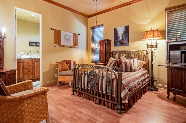 35 Overland Court, Palm Desert, CA 92260