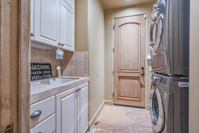 35 Overland Court, Palm Desert, CA 92260