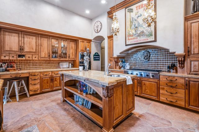 35 Overland Court, Palm Desert, CA 92260