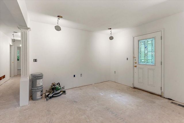 8945 Vergennes Street, Ada, MI 49301