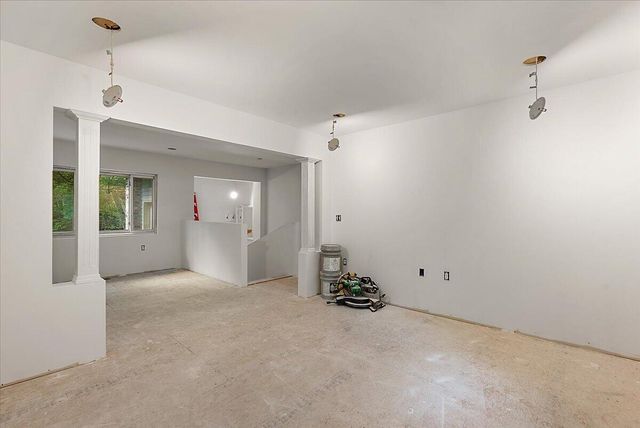 8945 Vergennes Street, Ada, MI 49301