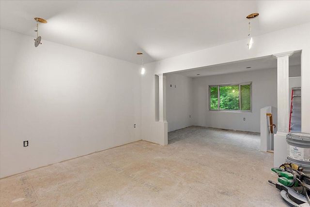 8945 Vergennes Street, Ada, MI 49301