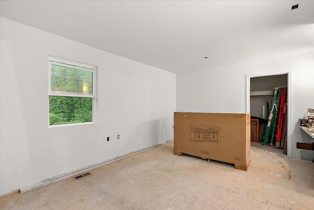 8945 Vergennes Street, Ada, MI 49301