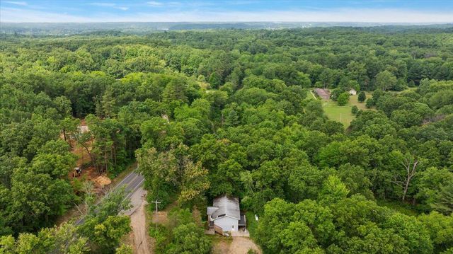 8945 Vergennes Street, Ada, MI 49301