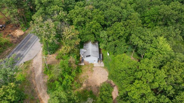 8945 Vergennes Street, Ada, MI 49301