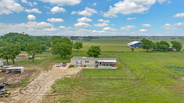 1200 Blue Cut Road N, Mcgregor, TX 76657