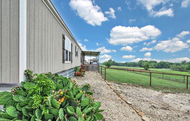 1200 Blue Cut Road N, Mcgregor, TX 76657