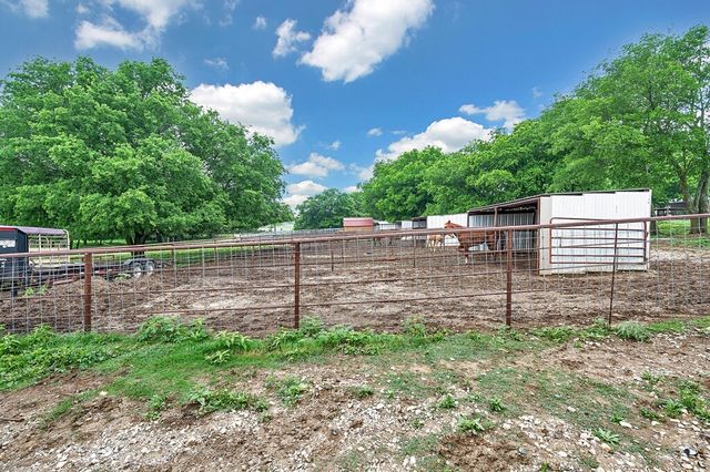 1200 Blue Cut Road N, Mcgregor, TX 76657