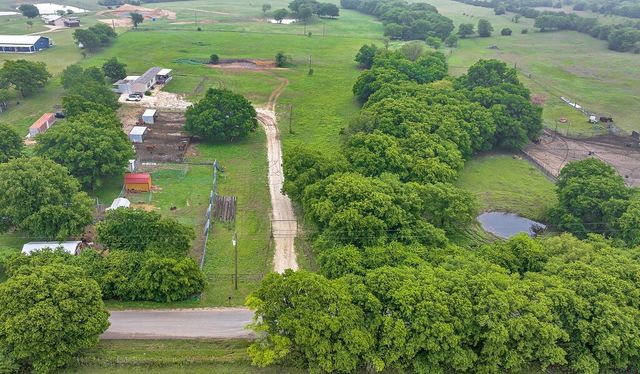 1200 Blue Cut Road N, Mcgregor, TX 76657