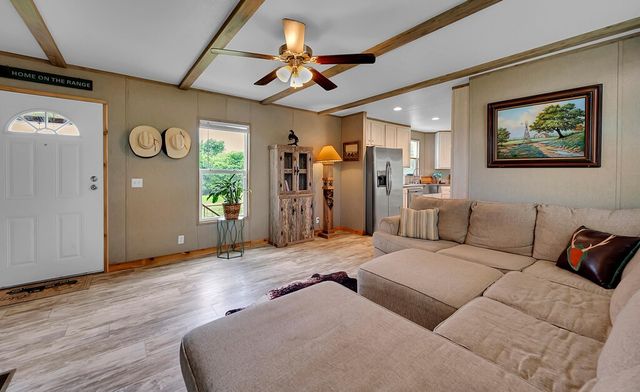 1200 Blue Cut Road N, Mcgregor, TX 76657