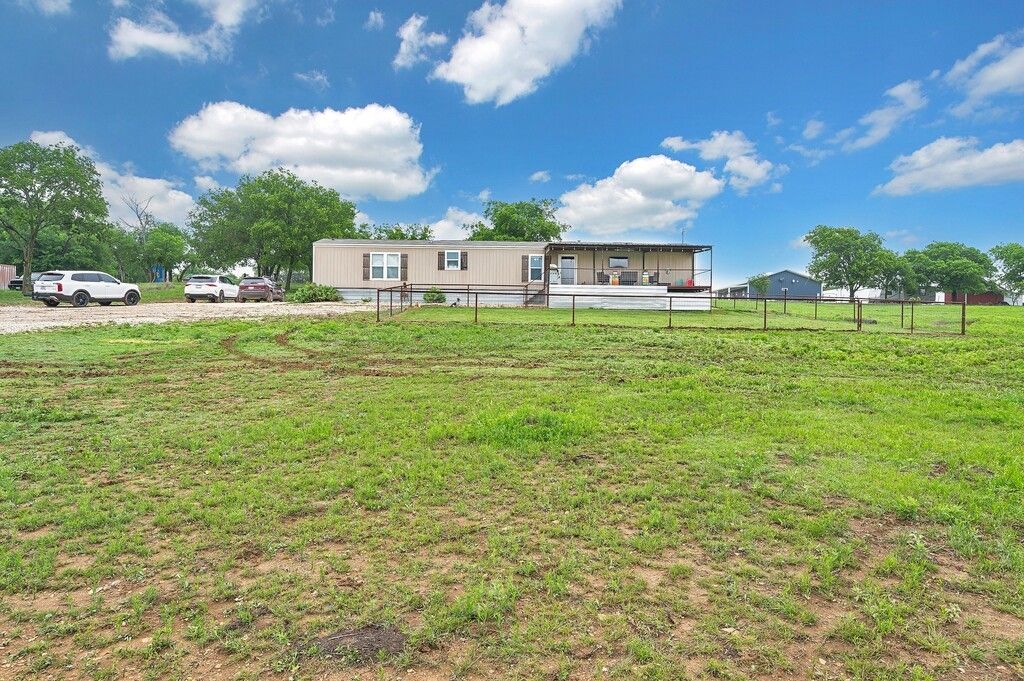 1200 Blue Cut Road N, Mcgregor, TX 76657