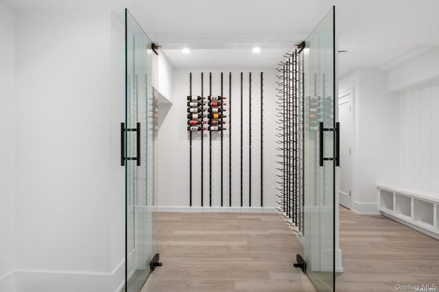 40 Hewlett Lane, Port Washington, NY 11050