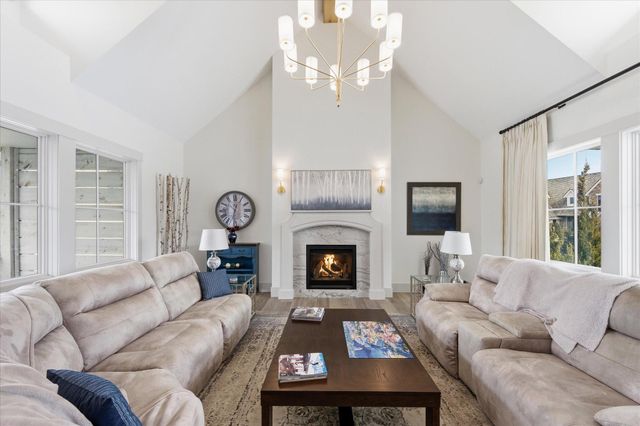 9810 Sky Lane, Eden Prairie, MN 55347