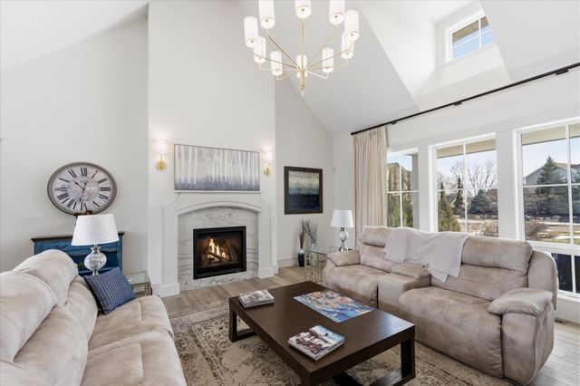 9810 Sky Lane, Eden Prairie, MN 55347