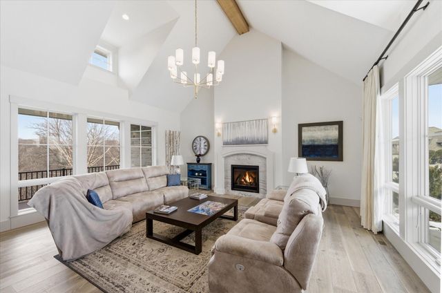 9810 Sky Lane, Eden Prairie, MN 55347