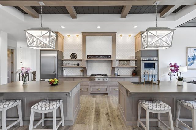 9810 Sky Lane, Eden Prairie, MN 55347