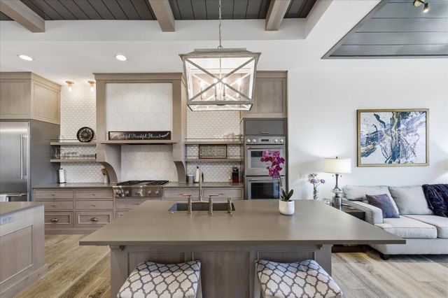 9810 Sky Lane, Eden Prairie, MN 55347