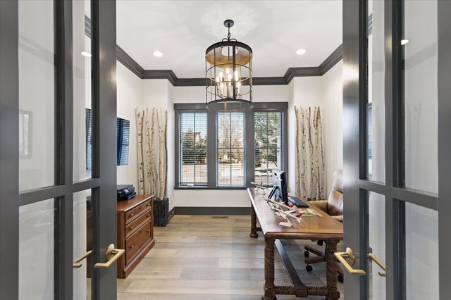 9810 Sky Lane, Eden Prairie, MN 55347