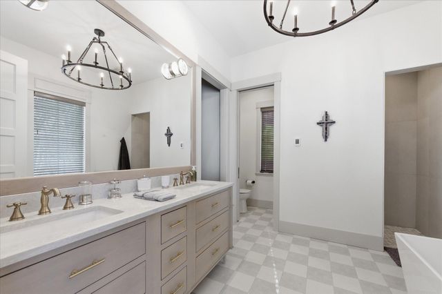 9810 Sky Lane, Eden Prairie, MN 55347