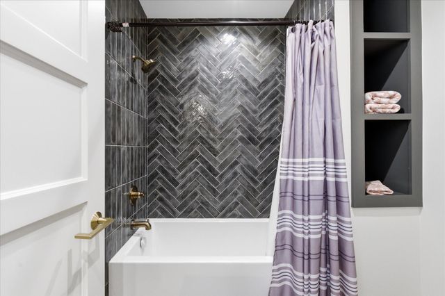 9810 Sky Lane, Eden Prairie, MN 55347