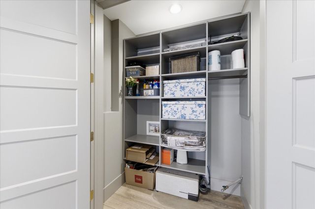 9810 Sky Lane, Eden Prairie, MN 55347