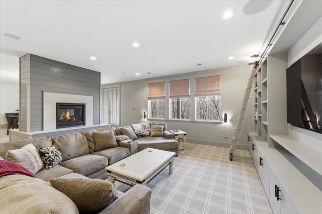 9810 Sky Lane, Eden Prairie, MN 55347
