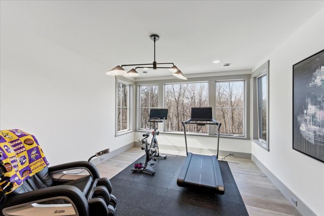9810 Sky Lane, Eden Prairie, MN 55347