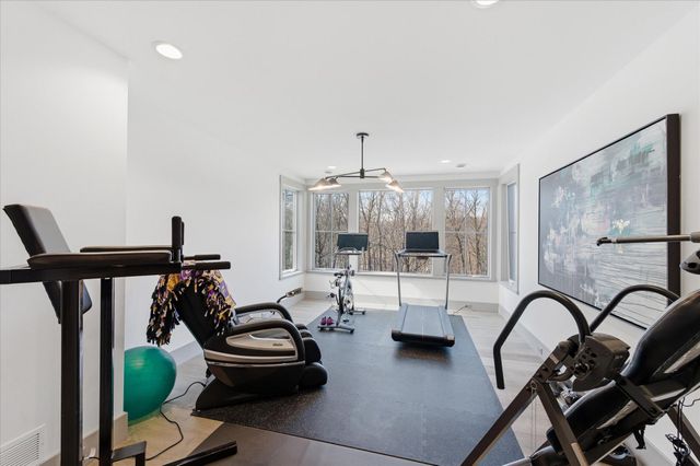9810 Sky Lane, Eden Prairie, MN 55347