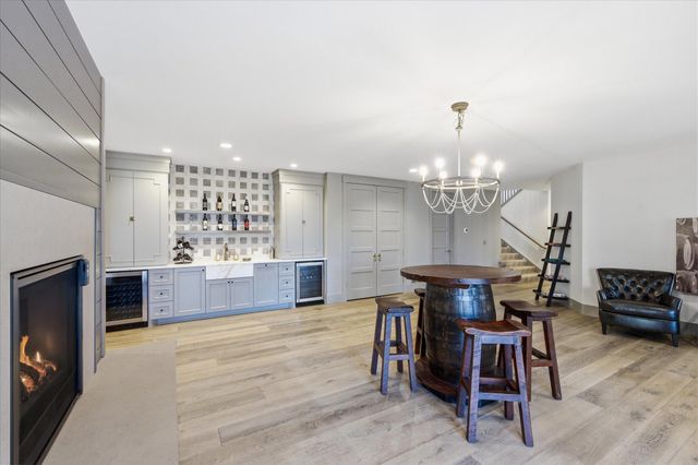 9810 Sky Lane, Eden Prairie, MN 55347